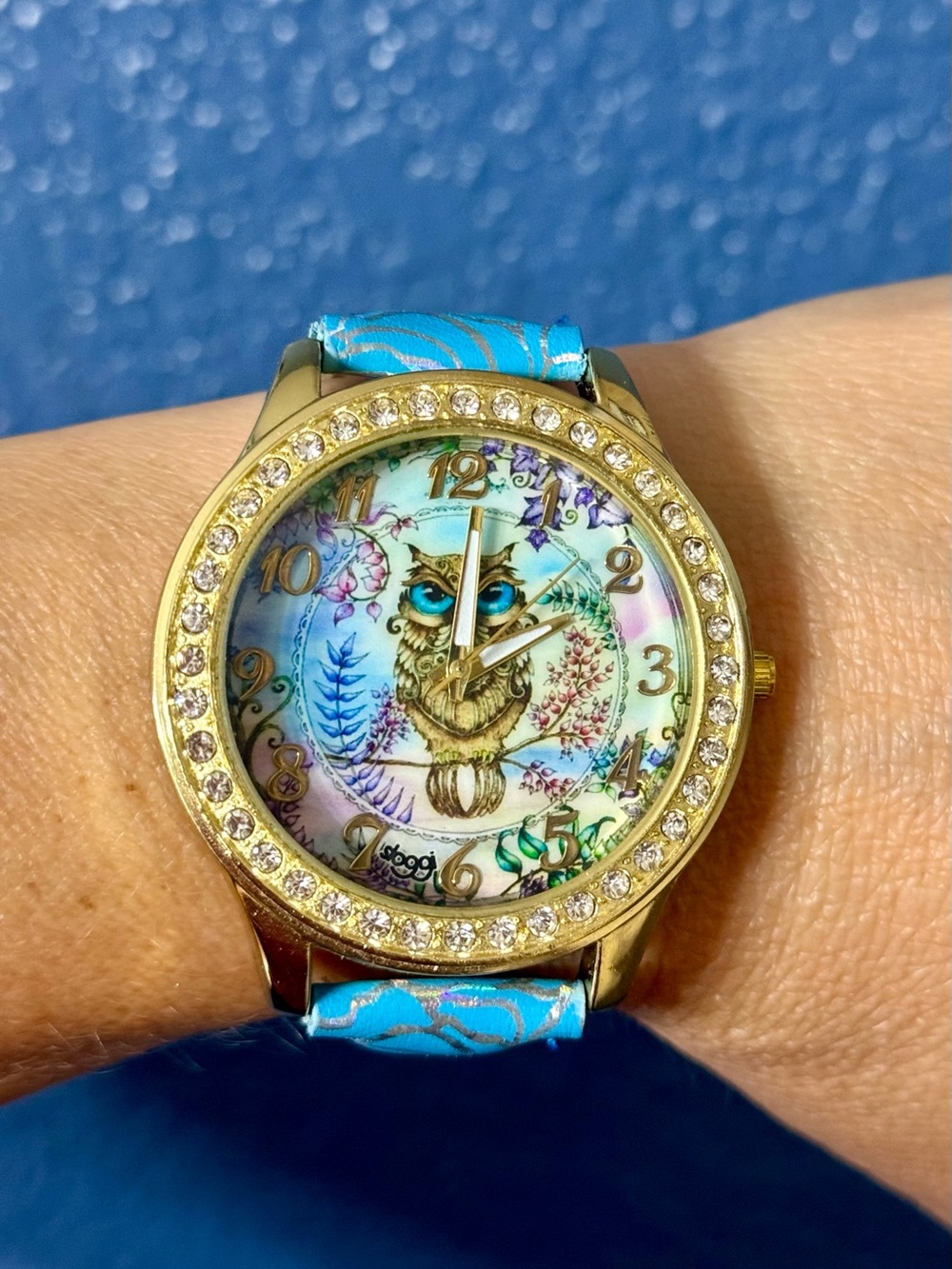 Gold-Tone Blue Owl Face Women's Fashion Watch NEW BATTERY